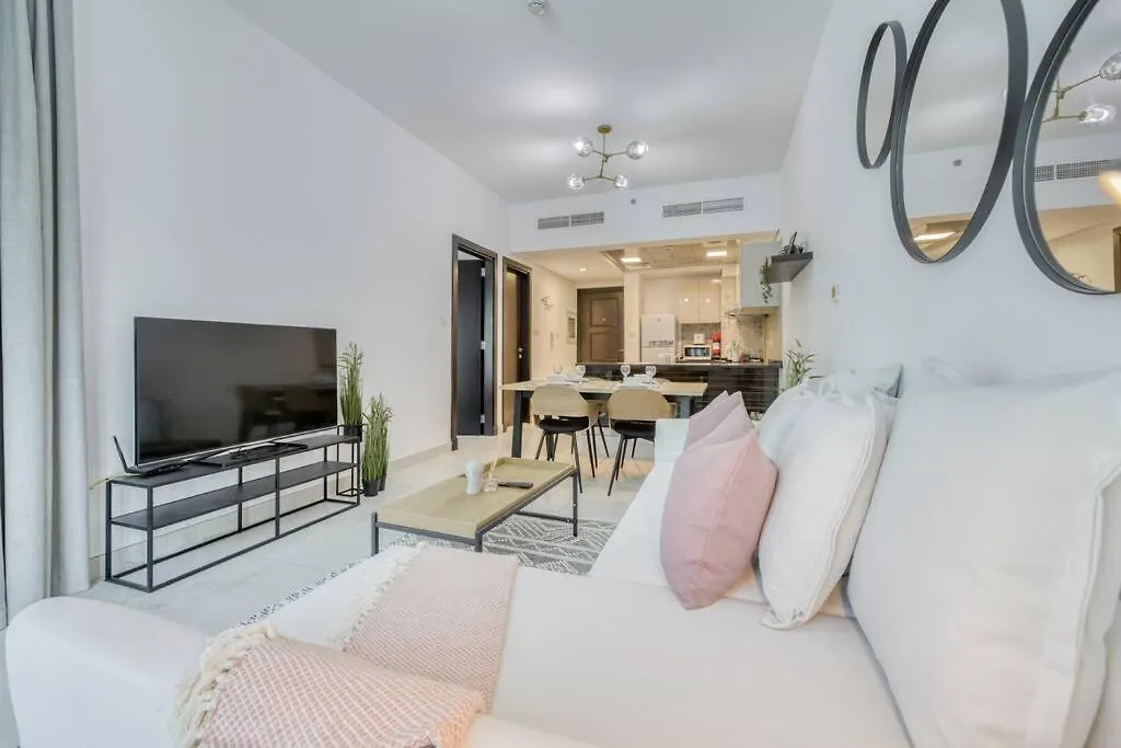 Chic Spacious 1 Bedroom Apartment In Dubai South.