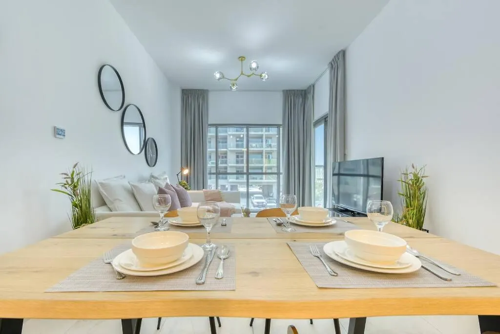Chic Spacious 1 Bedroom Apartment In Dubai South.