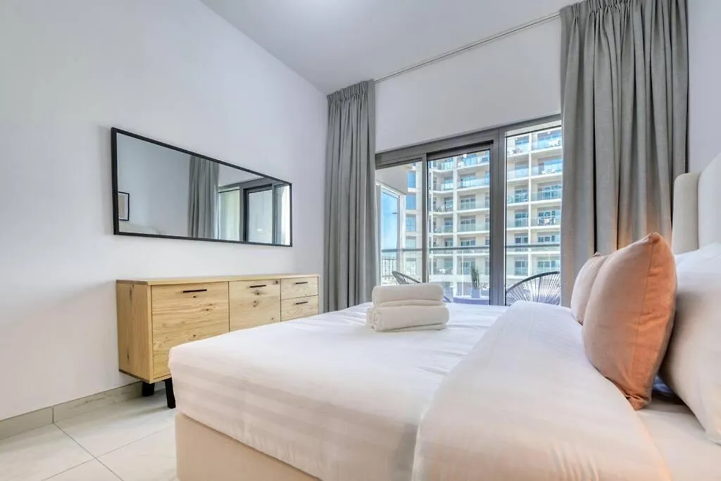 Chic Spacious 1 Bedroom Apartment In Dubai South.