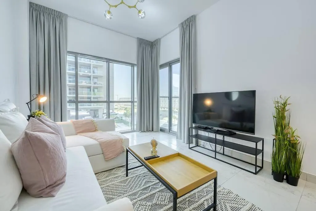 Chic Spacious 1 Bedroom Apartment In Dubai South.