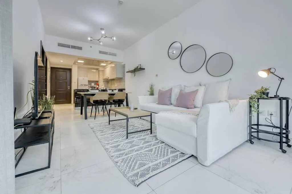 Chic Spacious 1 Bedroom Apartment In Dubai South.