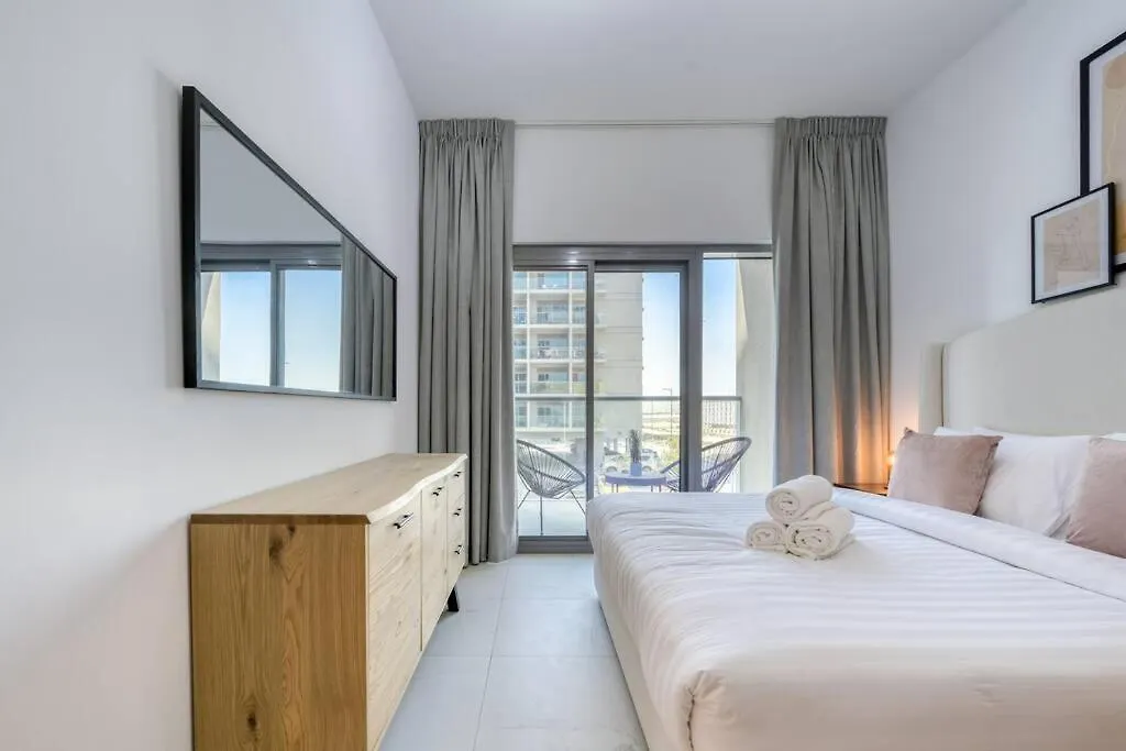 Chic Spacious 1 Bedroom Apartment In Dubai South.